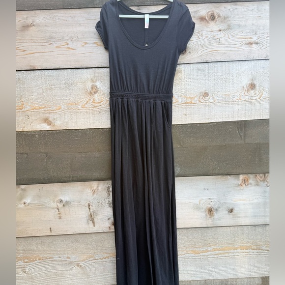 FP Movement by Free People Dresses & Skirts - Women's Black Short-Sleeve Maxi Dress, back cutout, Waist-Defined Style Sz S/P